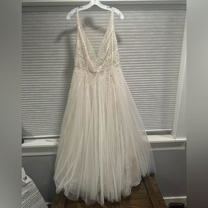 David’s Bridal Galina Signature Size 16W